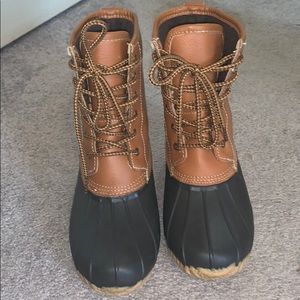 Women’s duck boots